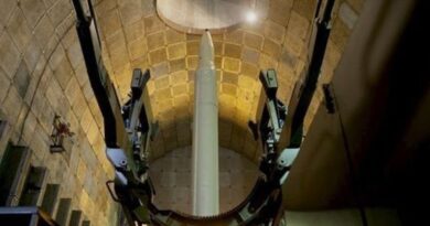 איראן נערכת לשגר לווין לחלל. המשמעות: האיראנים הצליחו כבר להרכיב ראש חץ על ראש טיל בליסטי בין יבשתי ולשגרו למרחק של למעלה מ-2,000 ק"מ